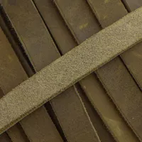 Lanière en cuir graissé Olive Vert de 10 mm (cuir Pull-Up) par mètre Lanière en cuir graissé Olive Vert de 10 mm (cuir Pull-Up) par mètre